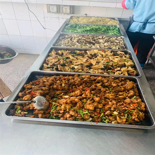泰兴工厂盒饭配送厂家价格解析 泰州国丰餐饮管理一站式服务